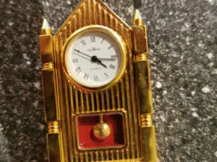 Kleine Standuhr Tempic Quartz
